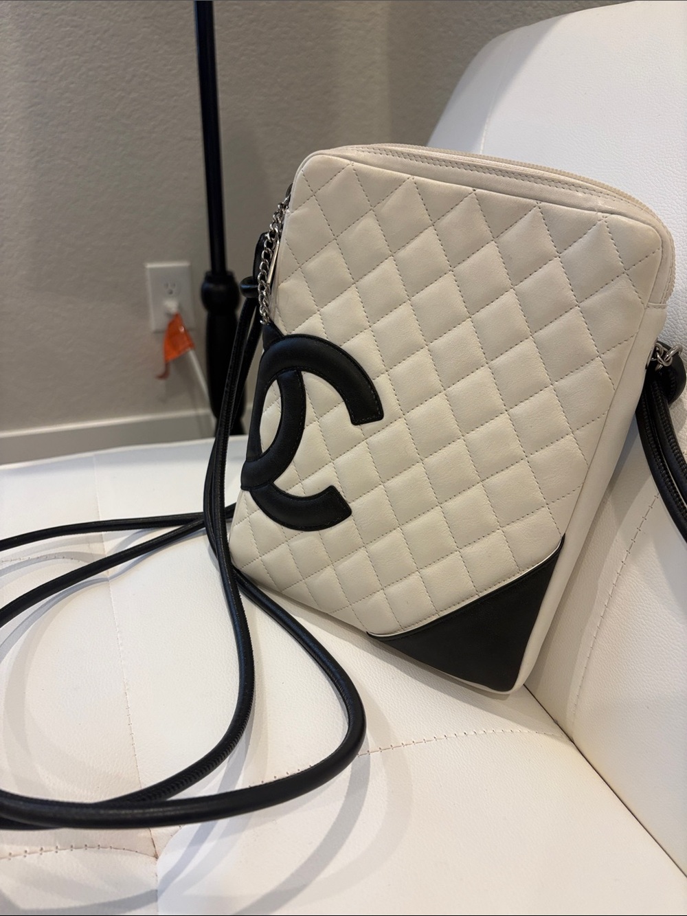 Chanel 🔥 Quilted CC Large Cambon Crossbody Shoulder Black White Great Condition - Picture 6 of 14